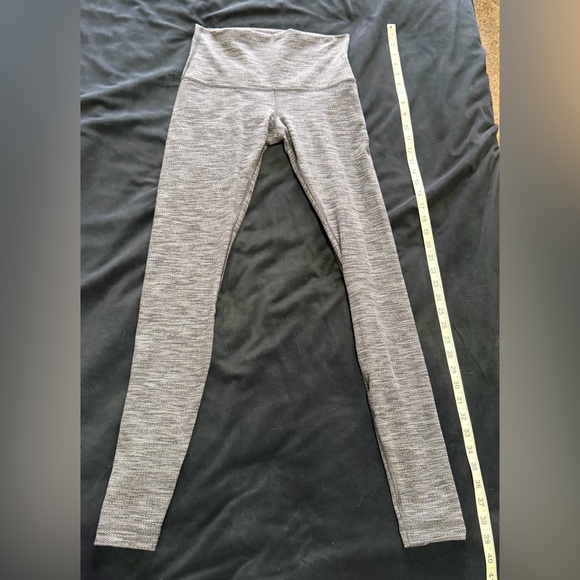 Size 6 Lululemon t Under High Waist Leggings Like New Perfect Thicker Material! - Picture 15 of 15